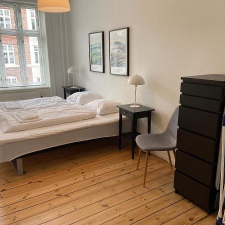 Bright 2-Bedroom Apartment In Elegant Osterbro Copenhaga Exterior foto