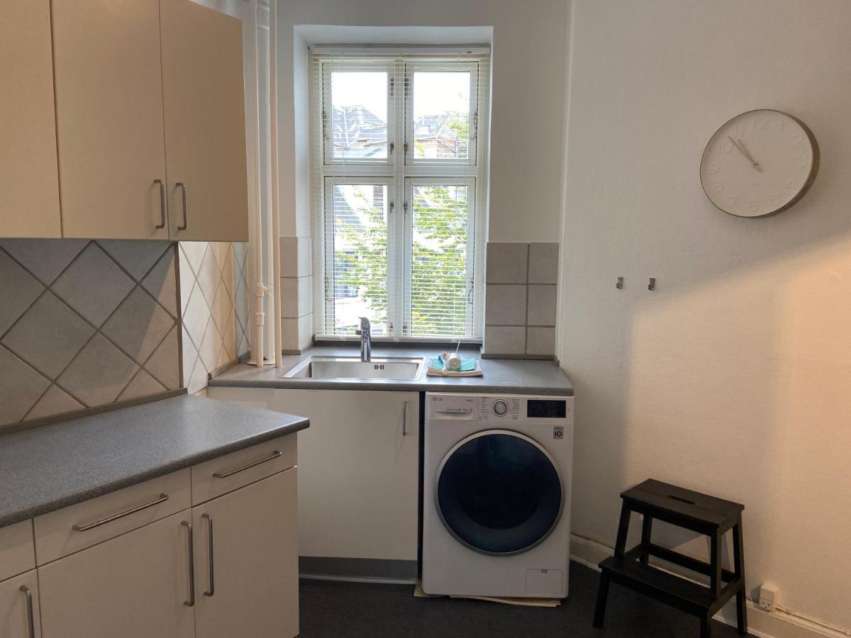 Bright 2-Bedroom Apartment In Elegant Osterbro Copenhaga Exterior foto